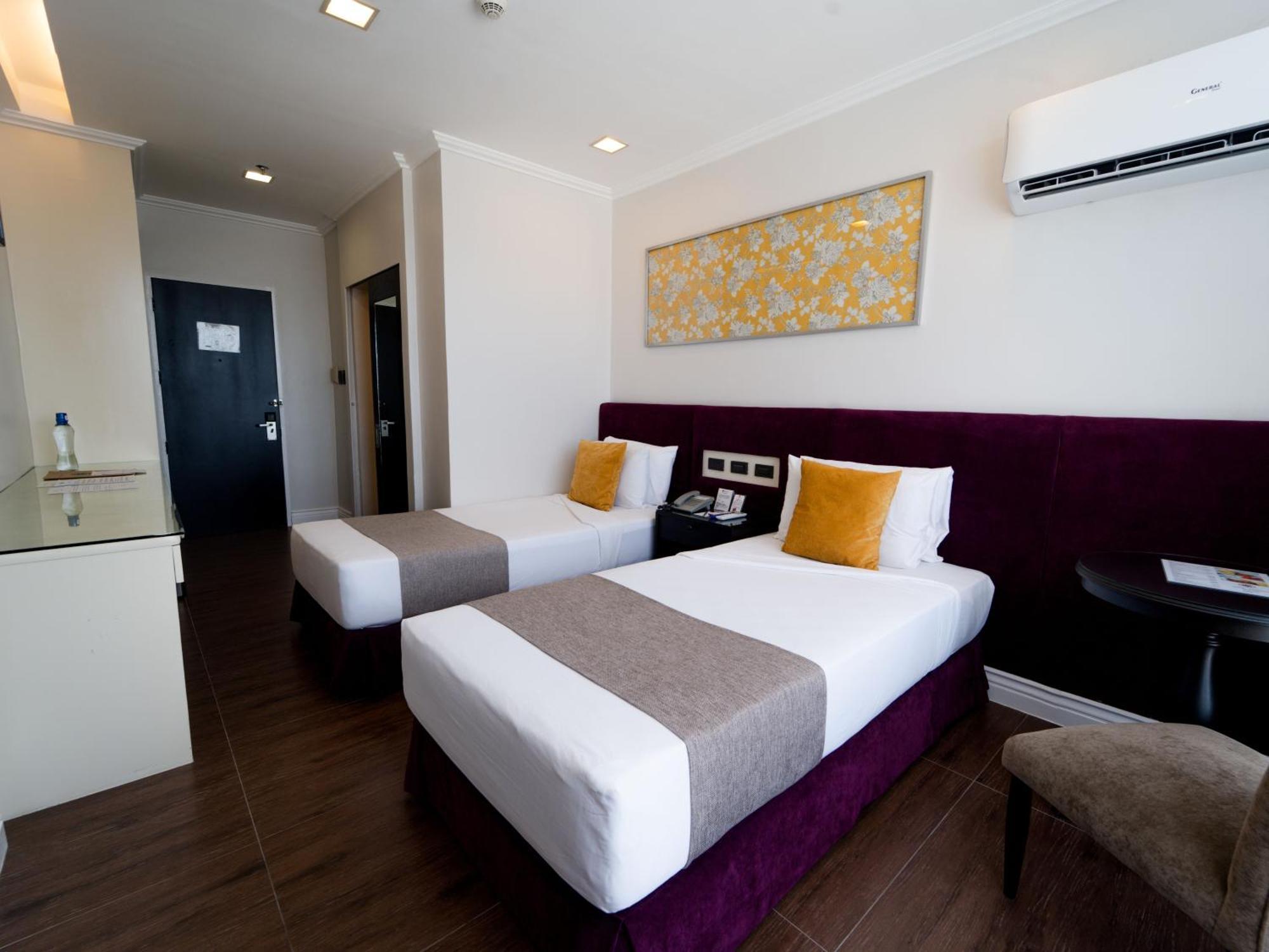 Metrocentre Hotel Tagbilaran City Bagian luar foto